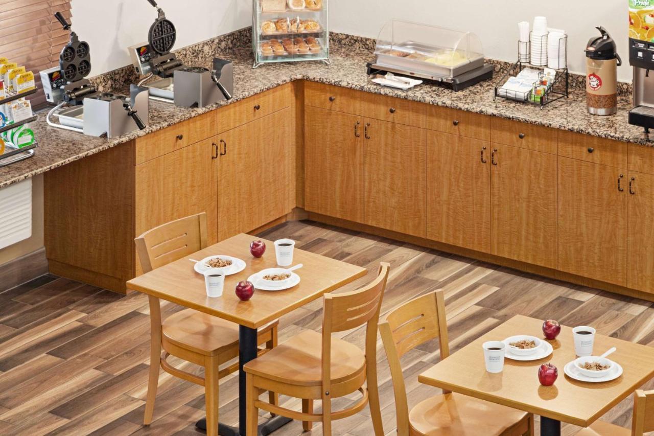 索克中心小屋和套房阿美瑞辛酒店 Sauk Centre 外观 照片